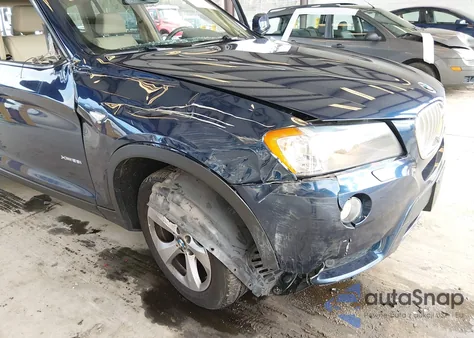 2011 BMW X3 xDrive28I z USA, uszkodzony, nr VIN 5UXWX5C55BL702227